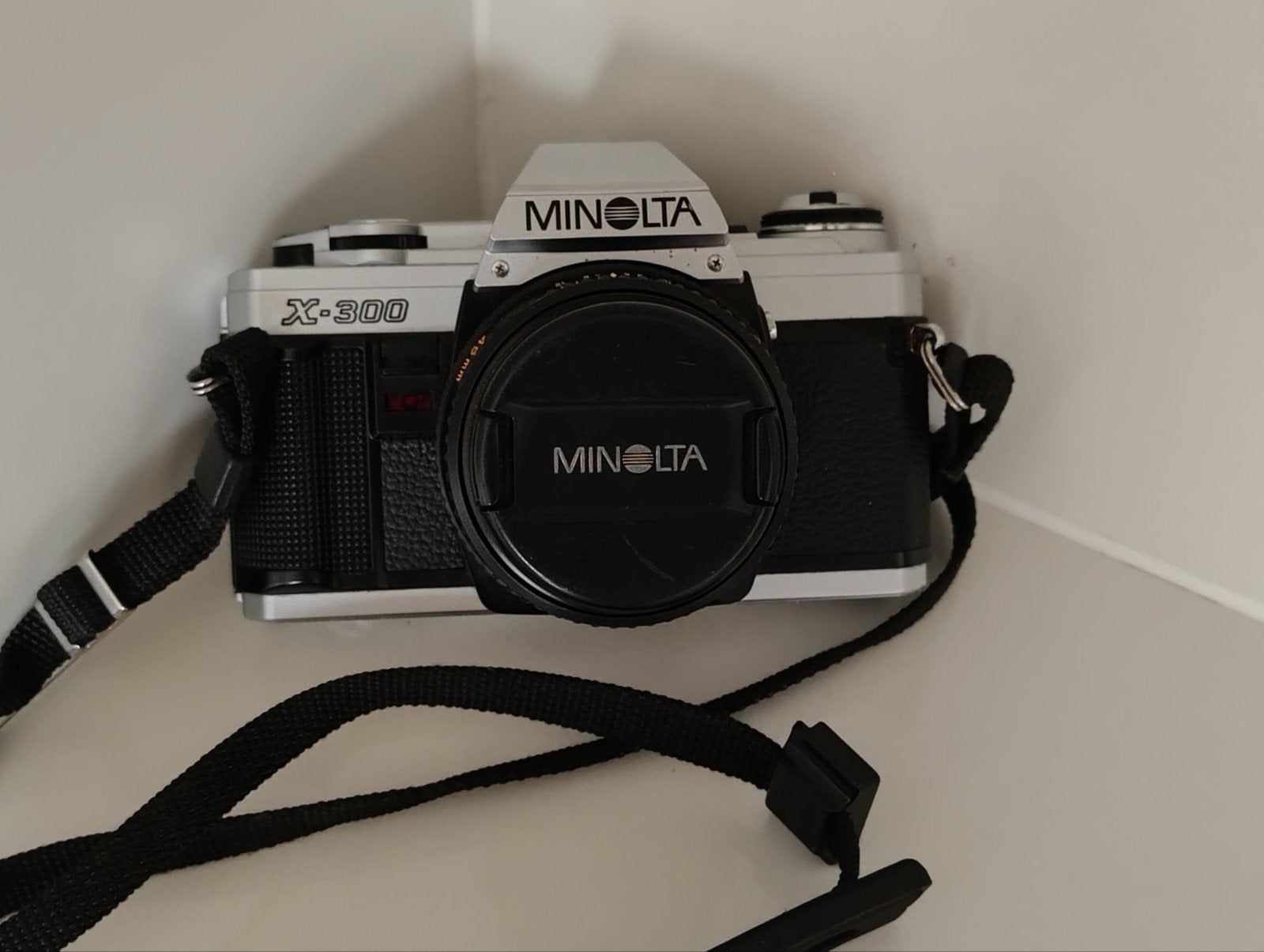 Appareil photo Minolta X300 avec objectif Minolta MD Rokkor, Enlèvement ou Envoi, Utilisé, Reflex miroir, Minolta