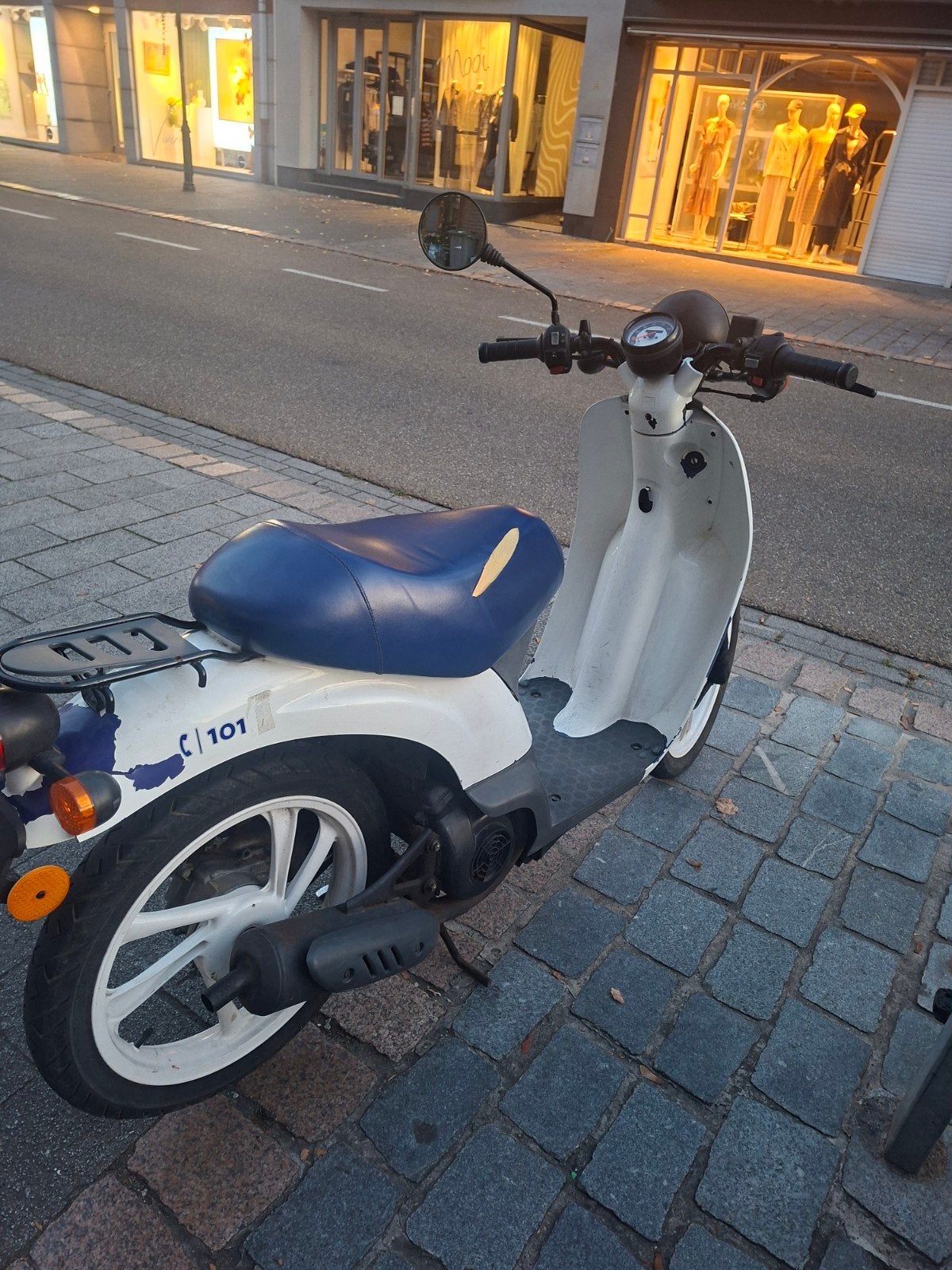 Politie scooter Honda Sky, Fietsen en Brommers, Ophalen, Gebruikt, Overige modellen, Klasse A (25 km/u)