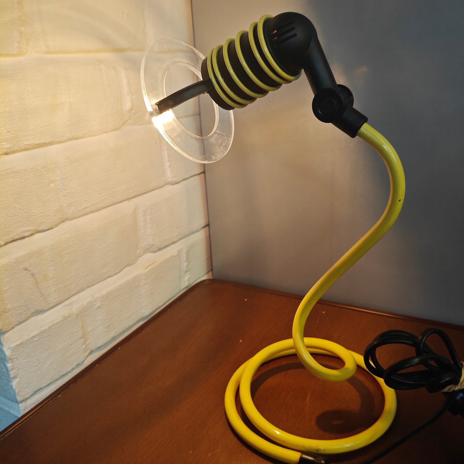 Vintage ESTO Yellow Spiral Table Lamp - Memphis Postmodern, Maison & Meubles, Enlèvement ou Envoi, Design