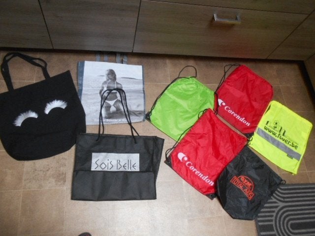 Lot de sacs et pochettes variés/19 pièces pour 5€, Divers, Enlèvement ou Envoi, Neuf