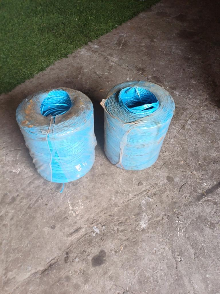 Plastic blauwe koor voor presse, Ophalen