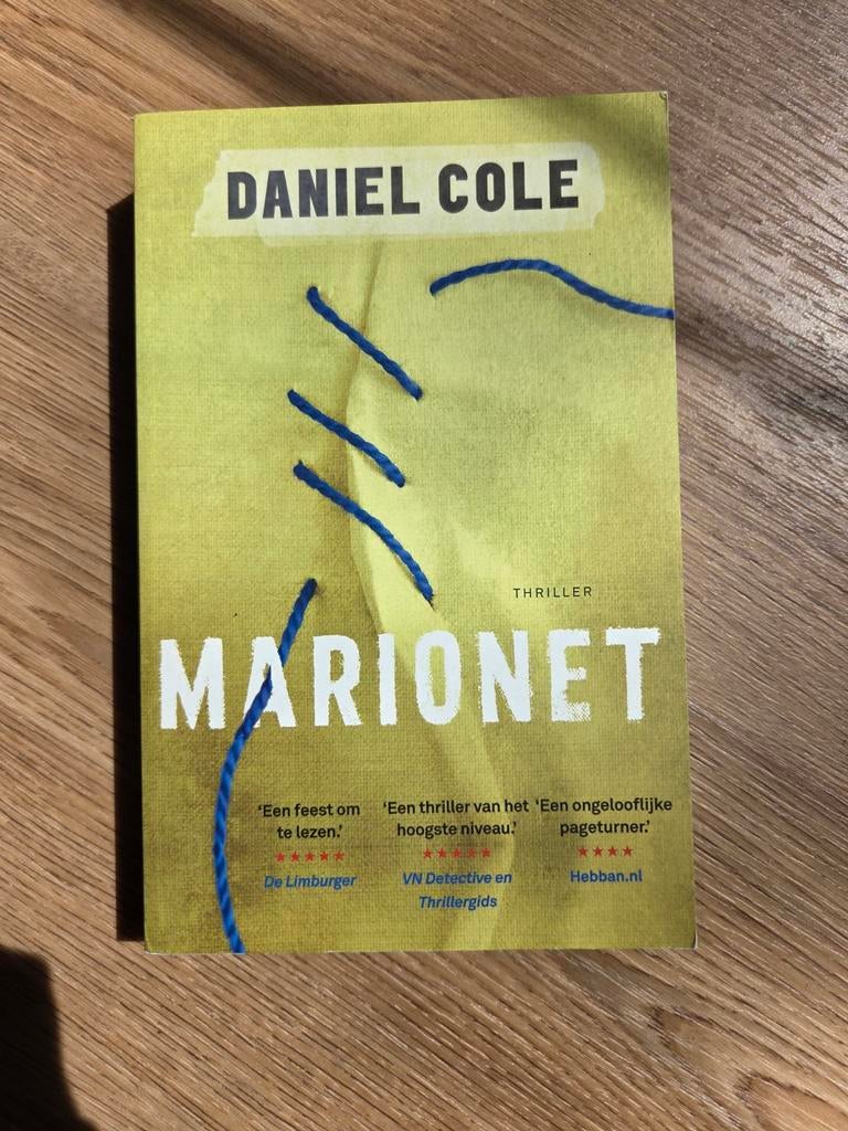 Daniel Cole - Marionet, Ophalen of Verzenden, Daniel Cole