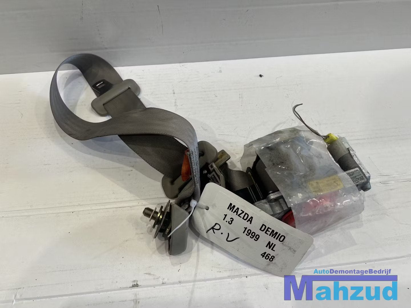MAZDA DEMIO rechts voor gordel 1996-2003, Shinchi, Fuchu-Cho 3-1
730-8670  Hiroshima, Mazda Motor Corporation, Info@mazda.co.jp