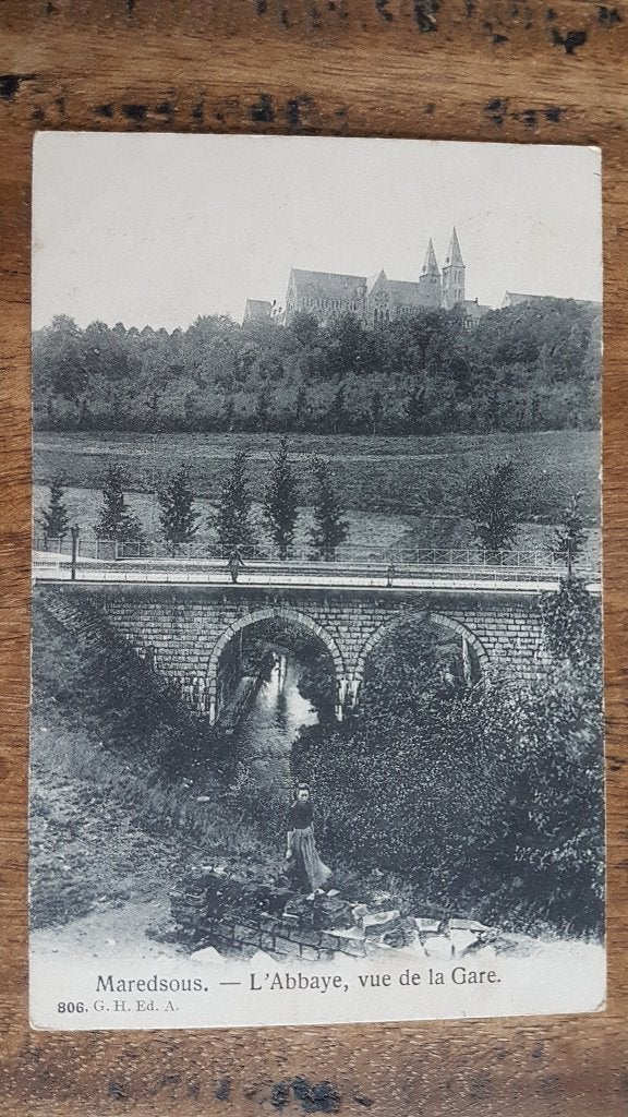 Postkaart Maredsous L'Abbaye , vue de la Gare, Verzamelen, Ophalen of Verzenden, Voor 1920, Gelopen, Namen