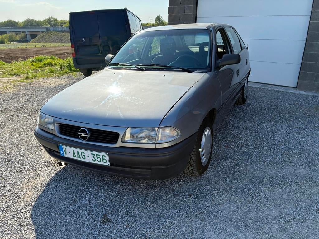 Opel astra f Lez ok prête à immatriculer, Argent ou Gris, Achat, Boîte manuelle, Noir