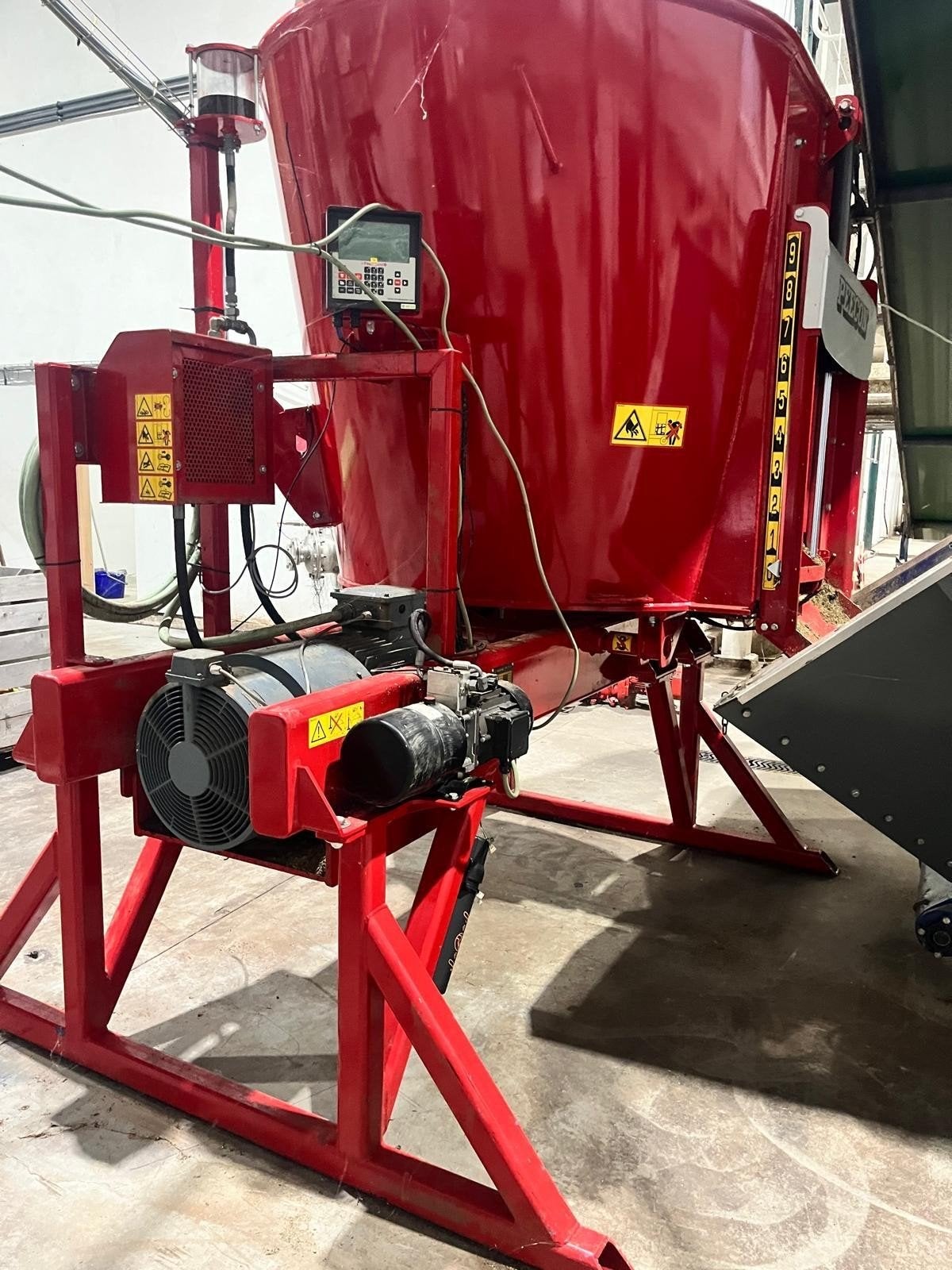 Nieuwe stationaire mixer, Ophalen, Veehouderij