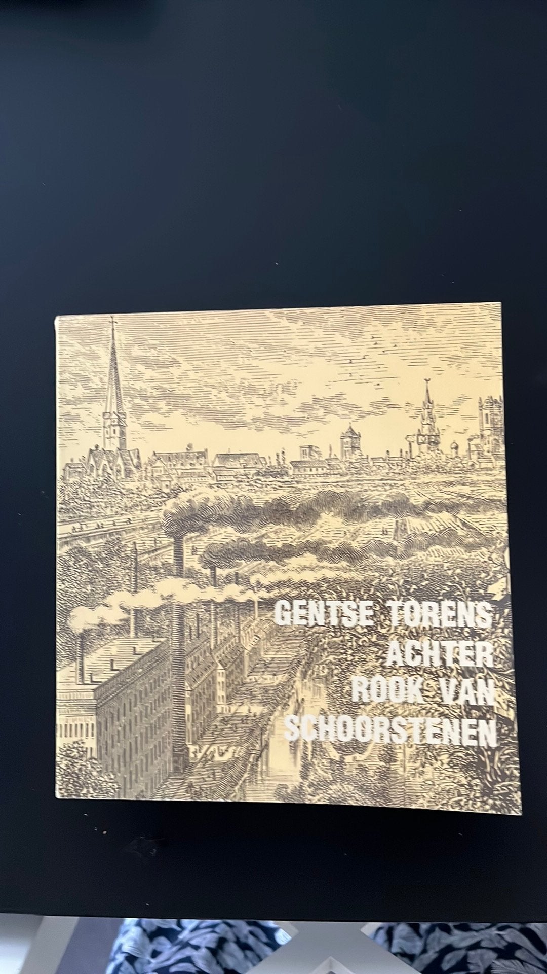 Gentse torens achter rook van schoorstenen, Ophalen, 20e eeuw of later, Zo goed als nieuw