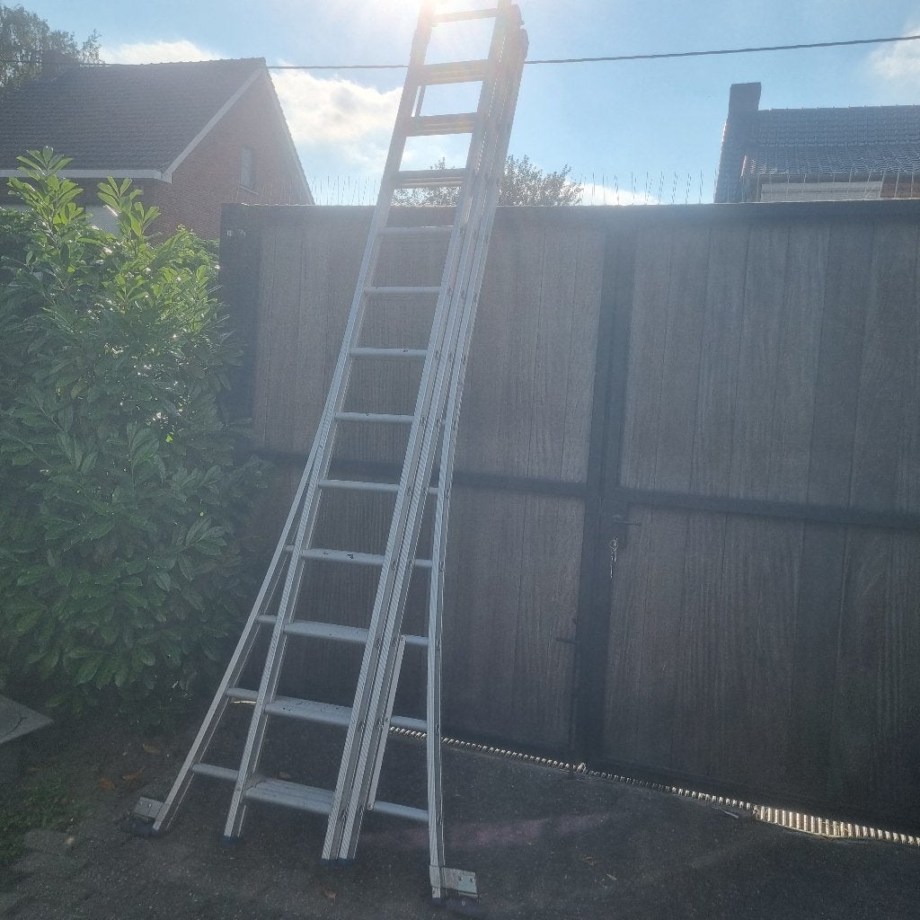 Solide ladder   3x 12   treden, Doe-het-zelf en Bouw, Ladders en Trappen, Ophalen, Zo goed als nieuw, Ladder, 4 meter of meer