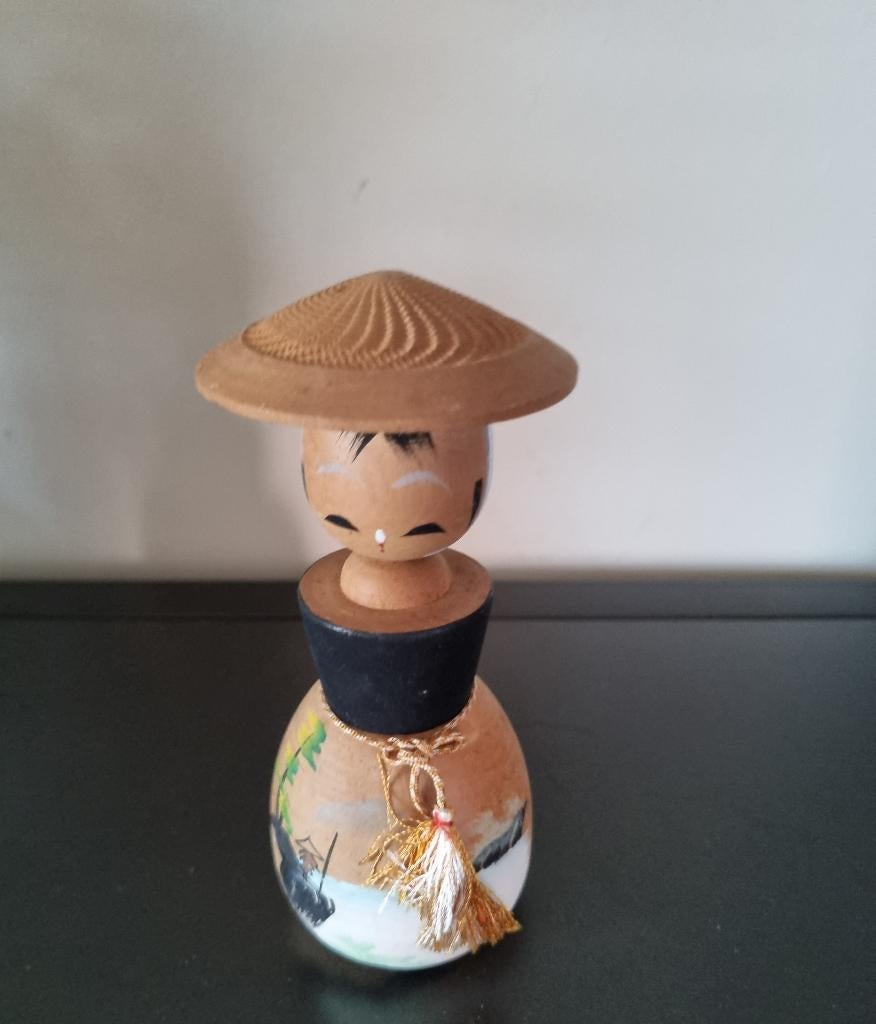 Joli kokeshi à tête pompée Omiyage, Envoi