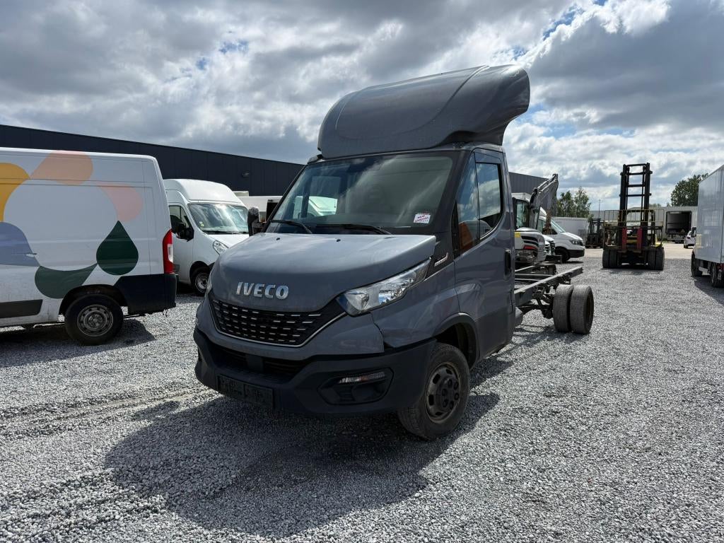 Iveco Daily 50 180 (Numéro de stock 57571), Autos, Camionnettes & Utilitaires, Argent ou Gris, Achat, Euro 6, Entreprise