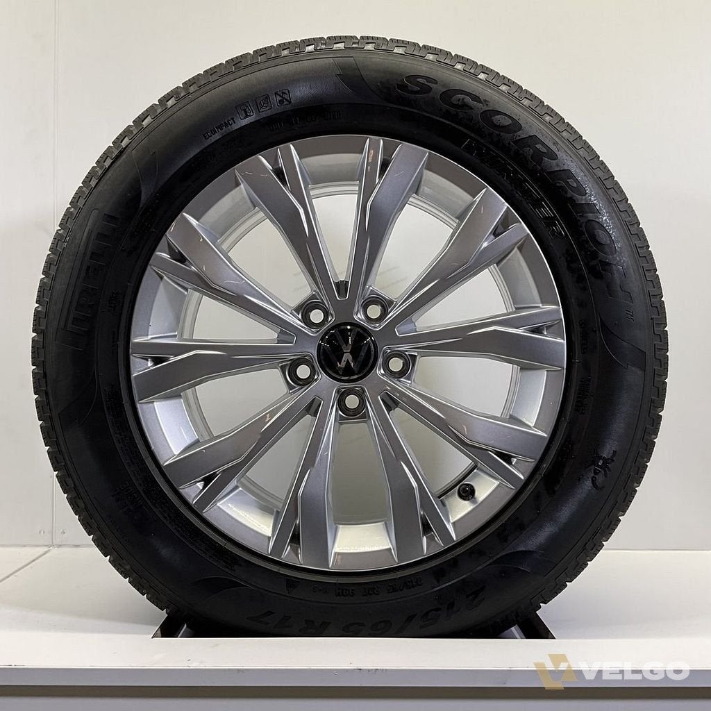 VOLKSWAGEN TIGUAN TAYRON VELGEN SET WINTERBANDEN 17 INCH, Autos : Pièces & Accessoires, Pneus et Jantes, Véhicule de tourisme