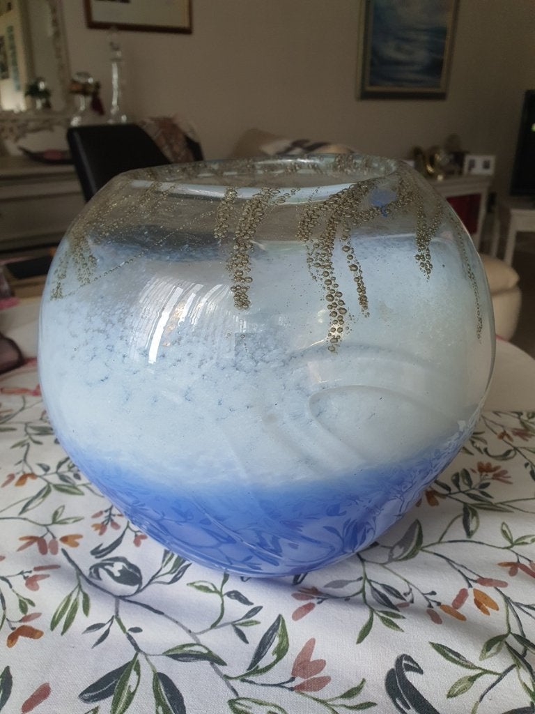Unieke Design Vaas van Vilniaus Stiklo Studija, Huis en Inrichting, Woonaccessoires | Vazen, Ophalen, Blauw, 30 cm, Geschikt voor droogbloemen