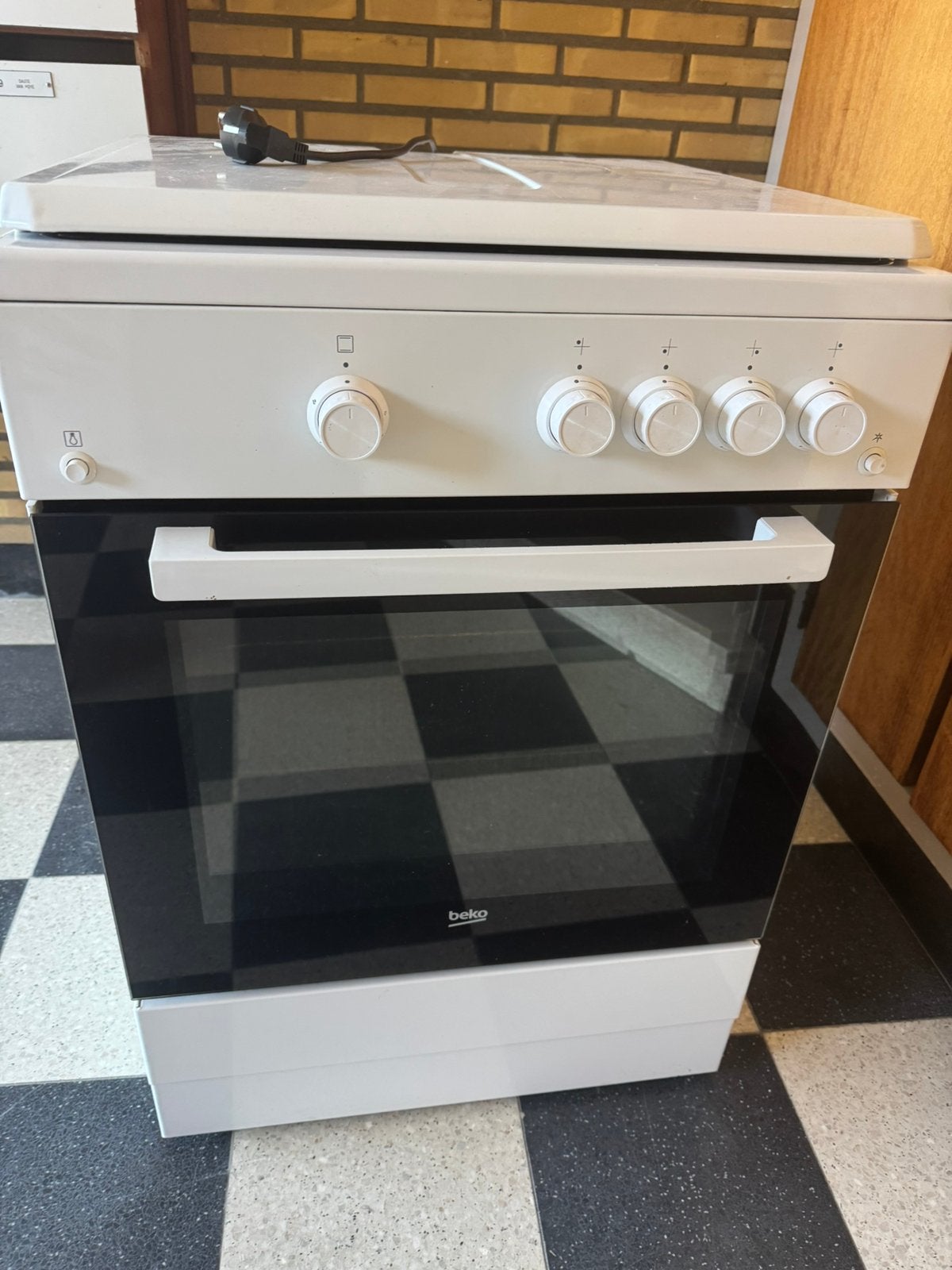 Beko gas fornuis met oven, Elektronische apparatuur, Ophalen, Gas