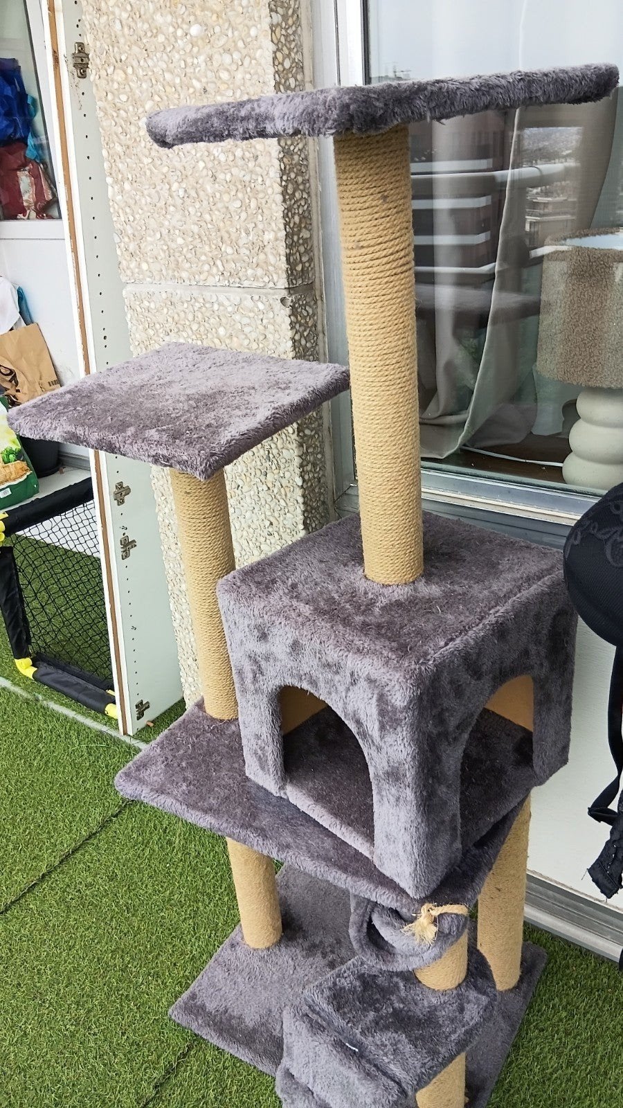 Arbre a chat et litiere a vendre