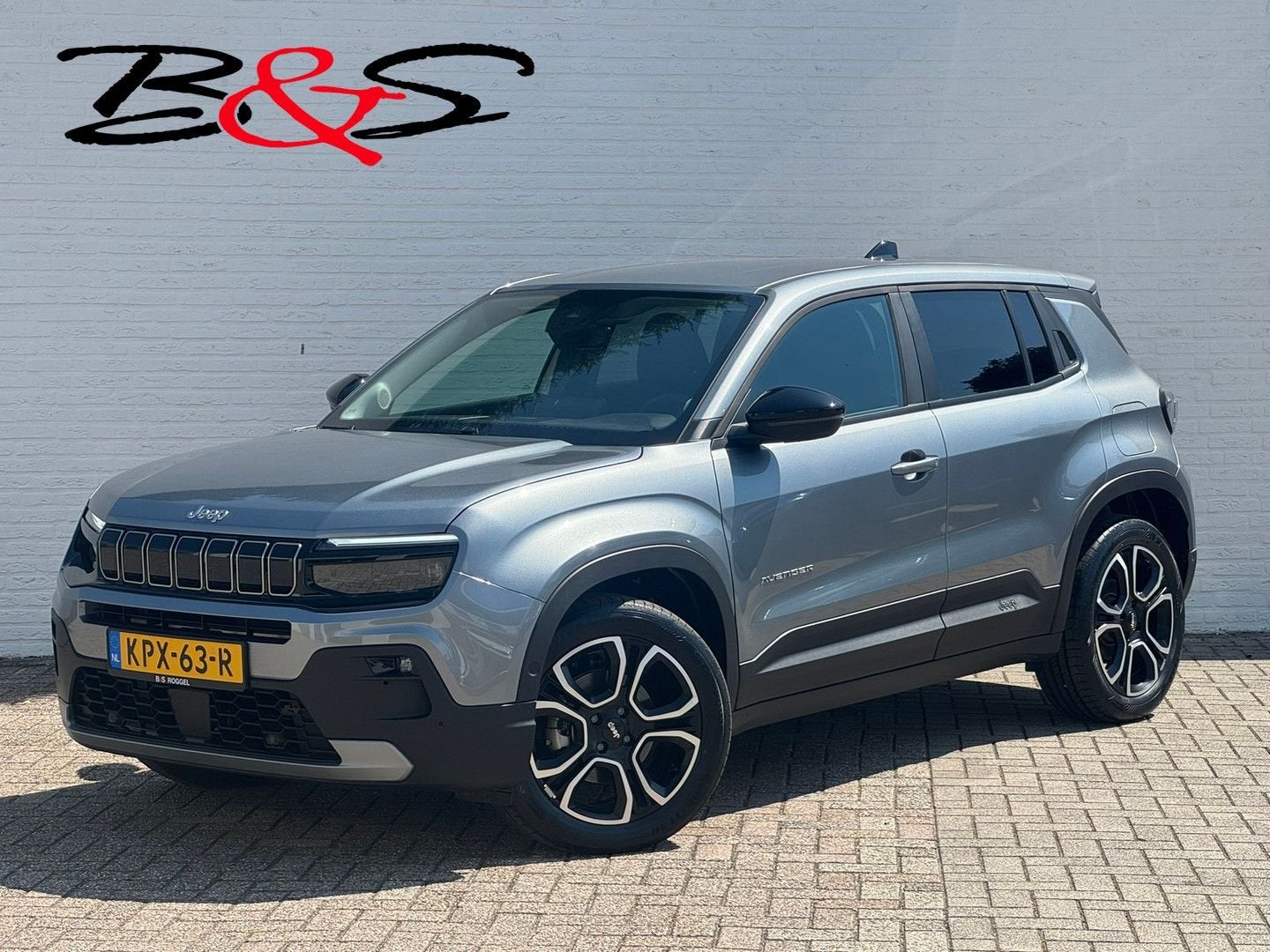 Jeep Avenger Summit 54 kWh SOH 96% Clima Camera Carplay Adap, Autos, Jeep, Argent ou Gris, Achat, Entreprise, Carnet d'entretien