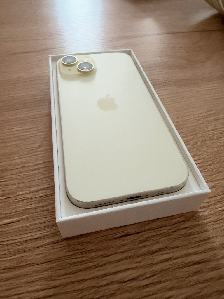 IPhone 15 jaune 128gb, 128 GB, IPhone 15, Utilisé, Sans simlock