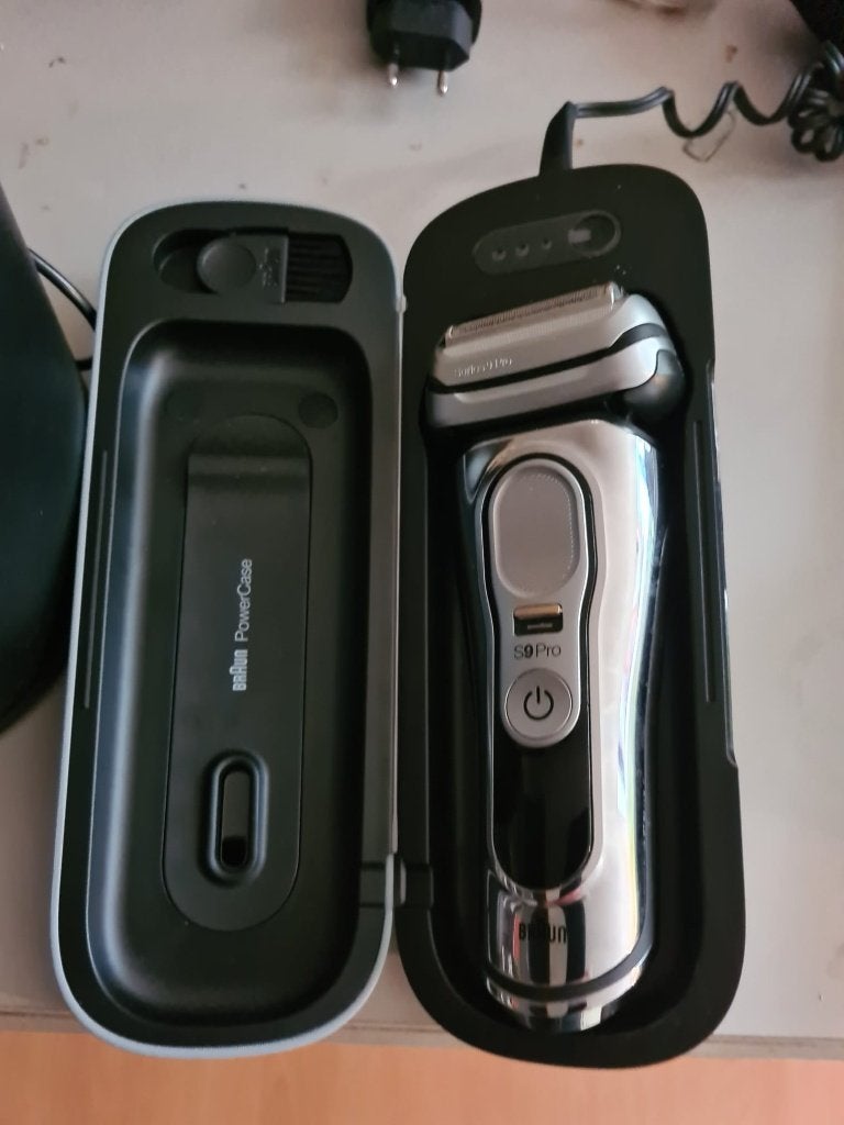 Rasoir BRAUN SERIE 9 Avec boitier chargeur, Ophalen of Verzenden, Zo goed als nieuw, Scheren en Epileren