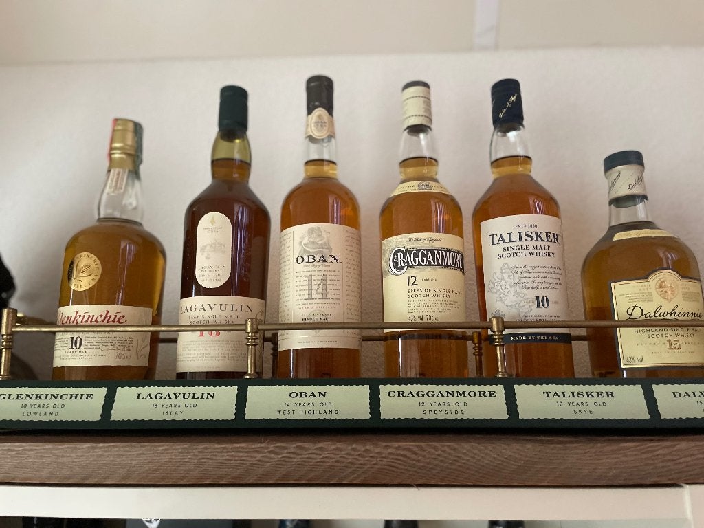 Whisky Classic Malt + présentoir, Collections, Vins, Neuf, Autres régions, Enlèvement ou Envoi, Pleine