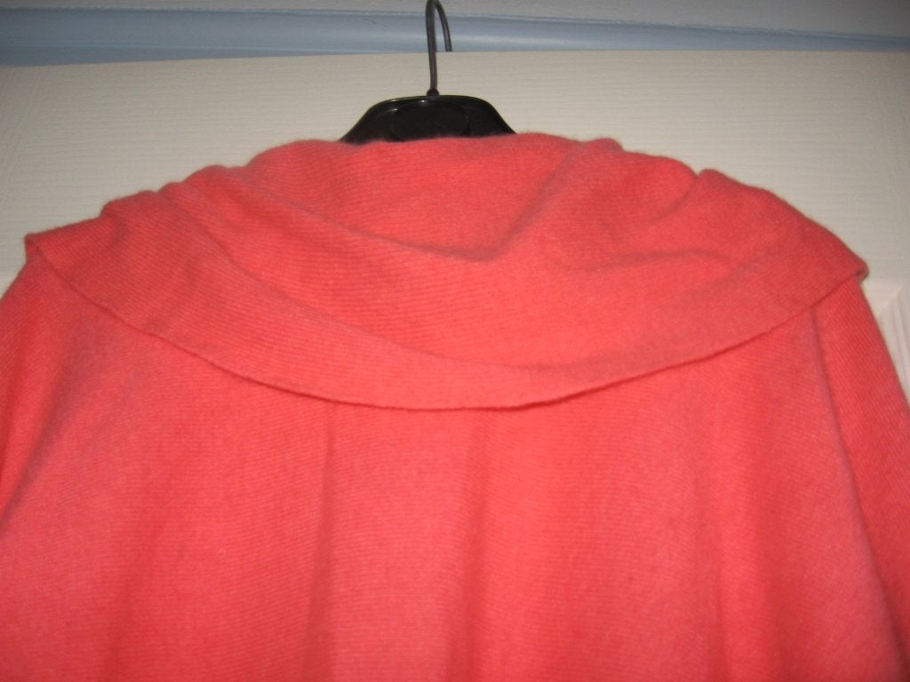 Zalmroze trui met gedrapeerde kraag en wijde mouwen., Maat 38/40 (M), Overige kleuren, Ophalen of Verzenden, Zo goed als nieuw