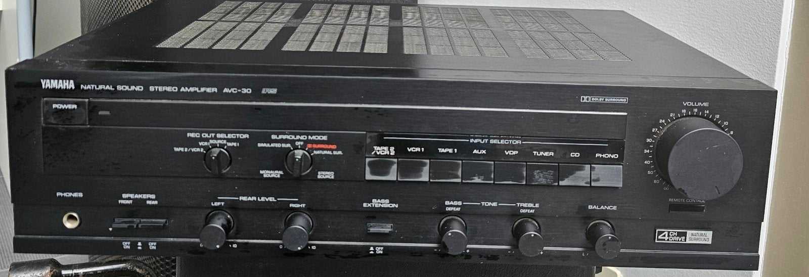 stereo amplifier AVC - 30, Audio, Tv en Foto, Professionele apparaten, Ophalen, Zo goed als nieuw, Audio