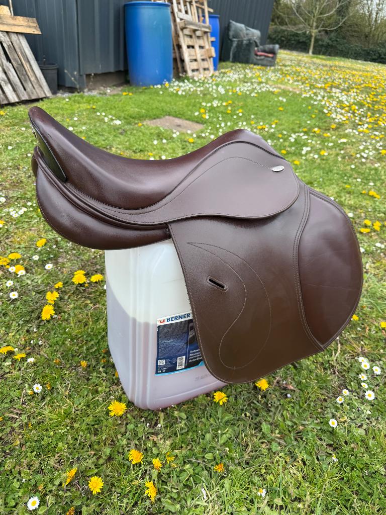 Selle Tekna, Enlèvement, Utilisé, Autres espèces