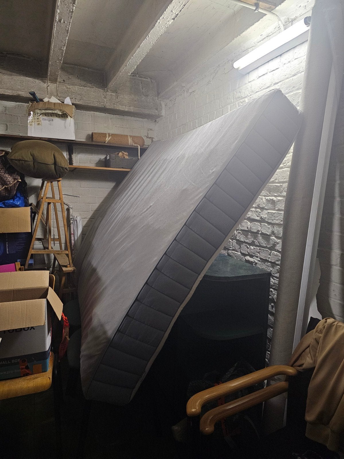 bon matelas ikea valevag quasi neuf 160, Maison & Meubles, Chambre à coucher | Matelas & Sommiers, Matelas, Queen size, Enlèvement