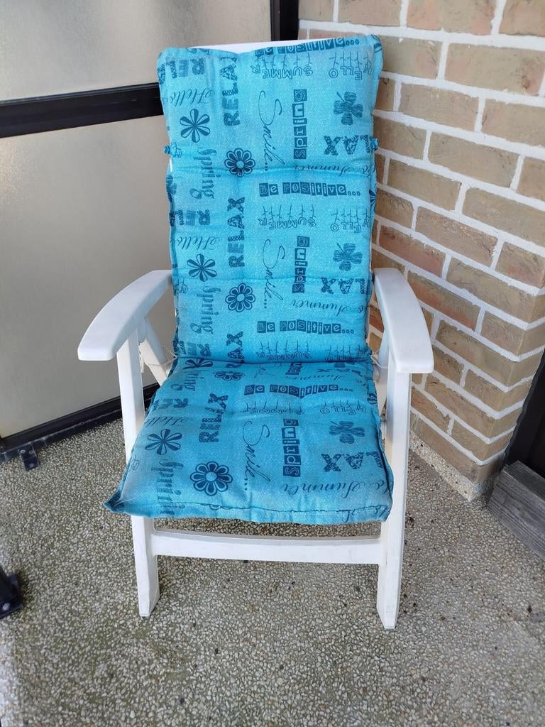 2 Witte tuinstoelen met kussens. Rugleuning verstelbaar in ., Tuin en Terras, Ophalen, Verstelbaar