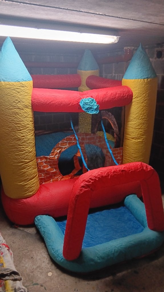 Springkasteel voor kinderen met ballenbak en rodelbaan, Ophalen, Gebruikt, Kunststof