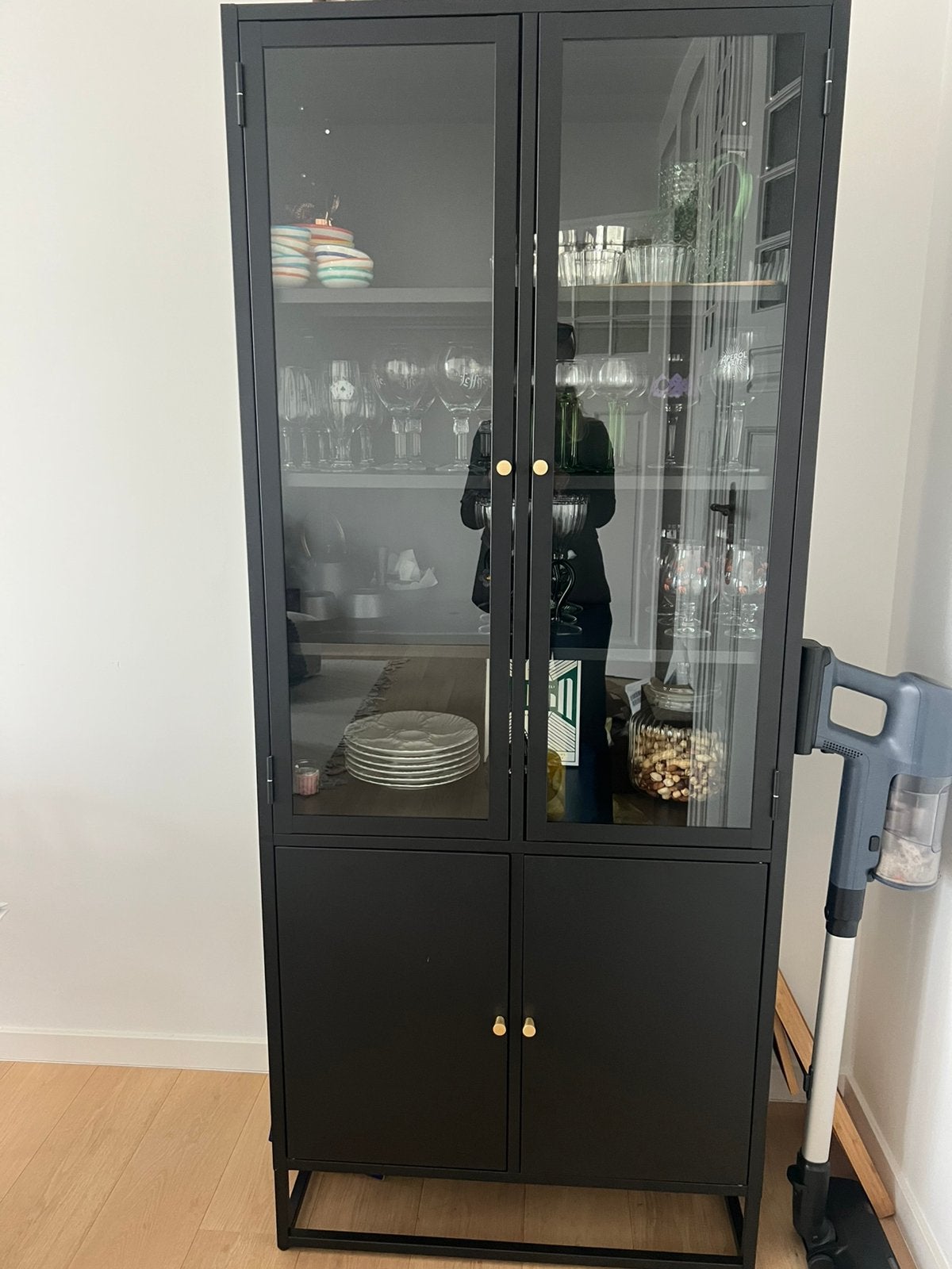 Tall Glass Cabinet – Black, Huis en Inrichting, Ophalen, Industrial/Modern, 50 tot 100 cm, Zo goed als nieuw