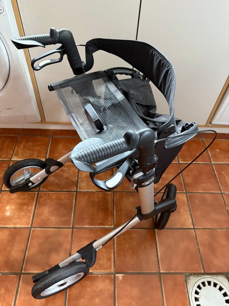 ino 30 rollator ( 3 maanden gebruikt), Ophalen, Zo goed als nieuw
