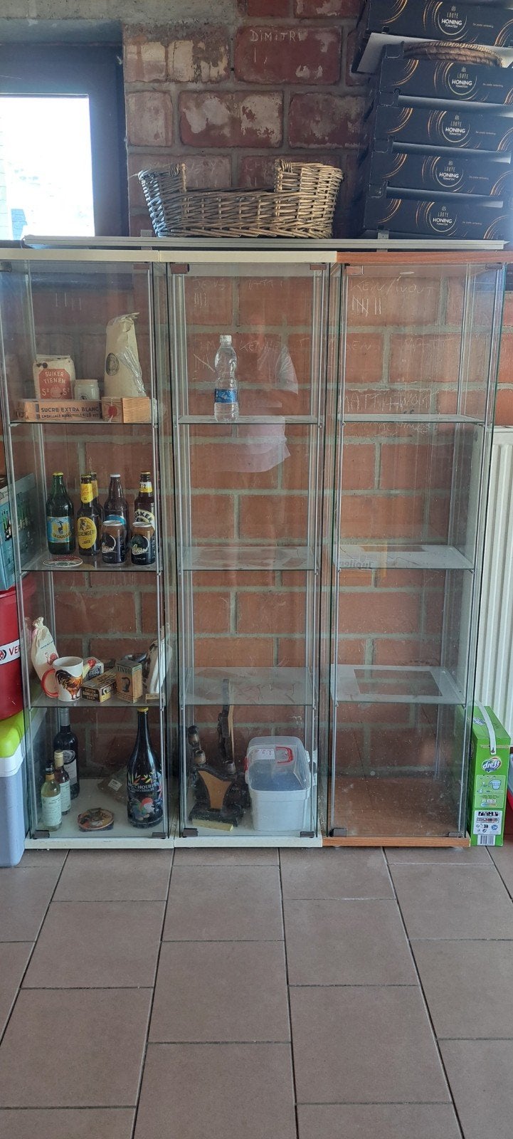 vitrines, Enlèvement