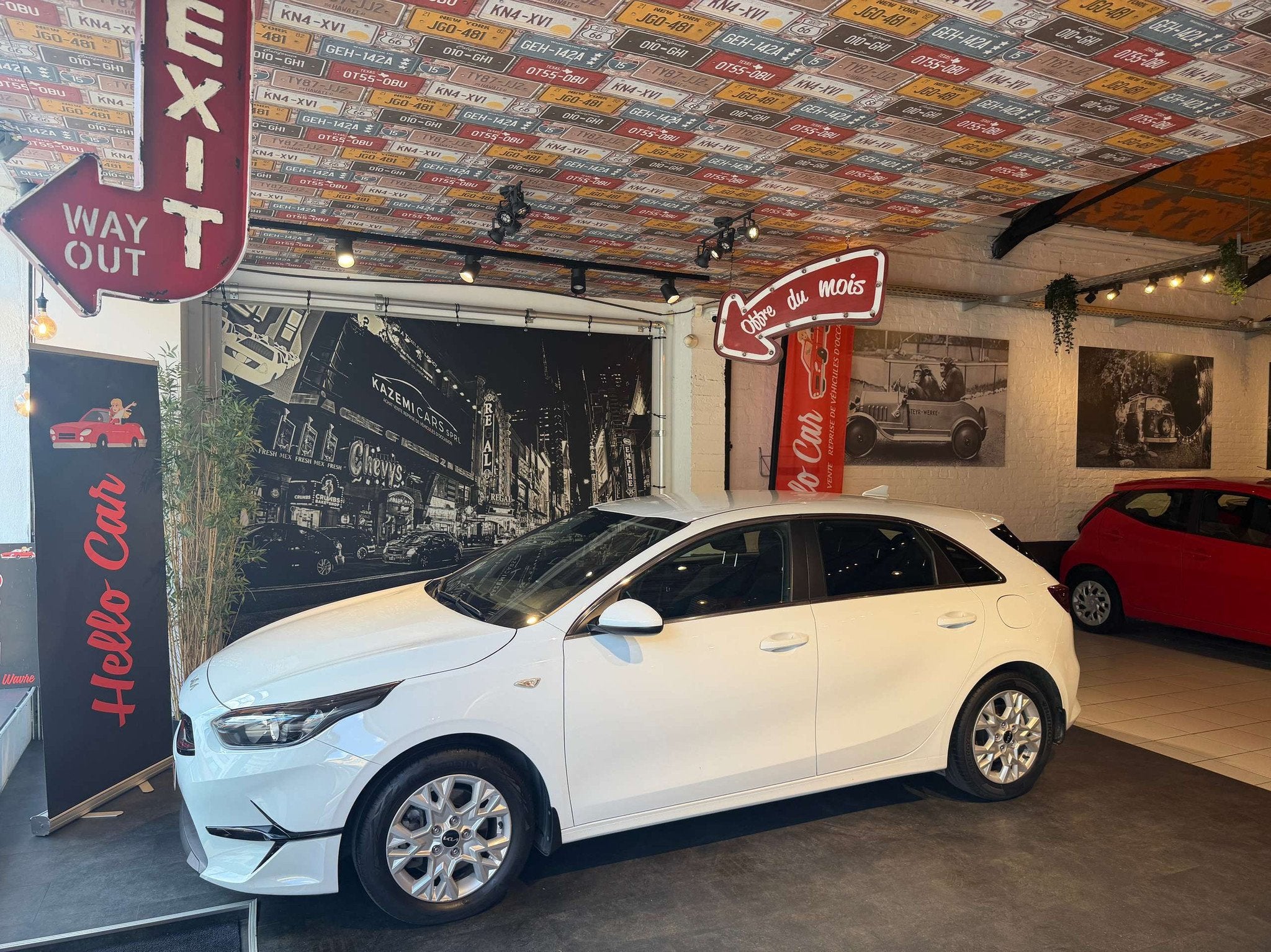 Kia Ceed / cee'd 1.0 T-GDi * CARPLAY * CAMERA * JANTES * GAR, Auto's, Stof, Gebruikt, Wit, https://public.car-pass.be/vhr/18b05139-8c1b-40ed-a0d6-ef2abbe80b2c