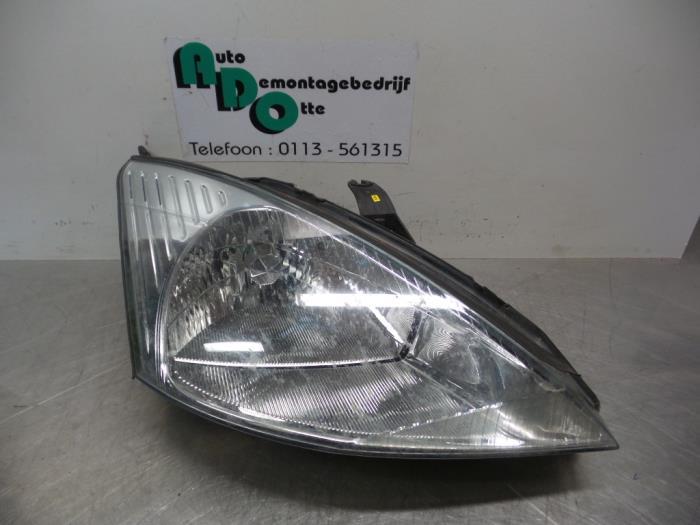 Koplamp rechts van een Ford Focus (Focus 98-), Gebruikt, -, -, Ophalen of Verzenden