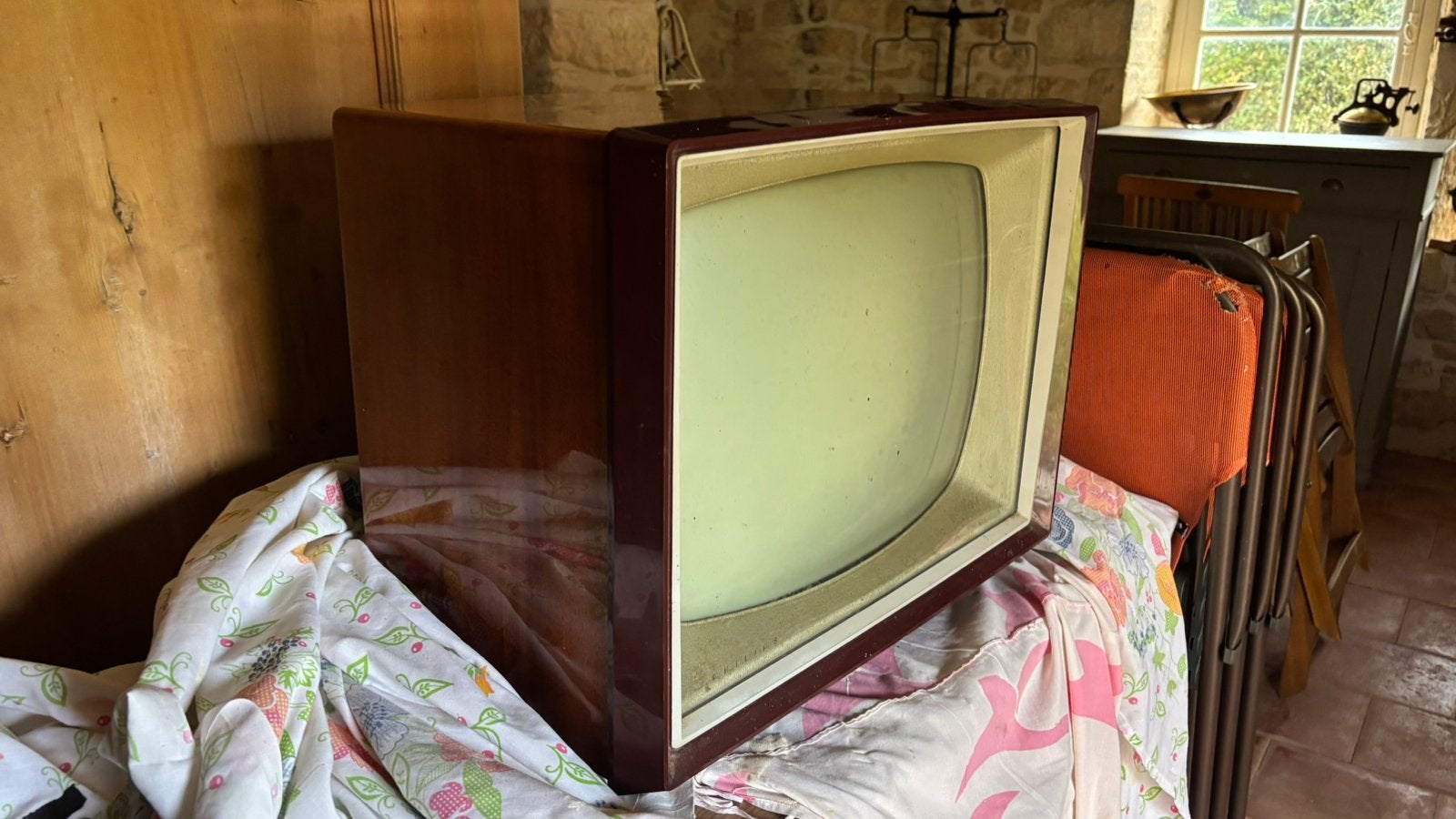 Télévision ancienne, Antiquités & Art, Enlèvement