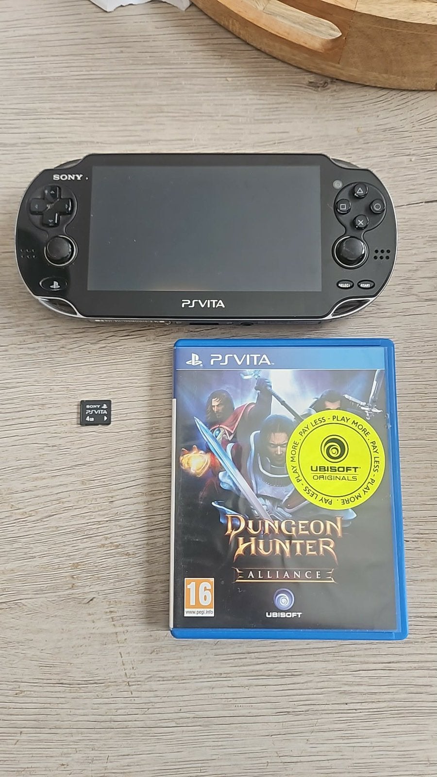 Ps vita met spel, Ophalen, Zo goed als nieuw