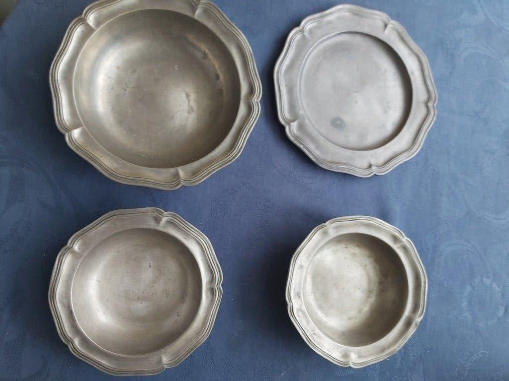 4 Assiettes étain anciennes/Pas d'envoi, Enlèvement