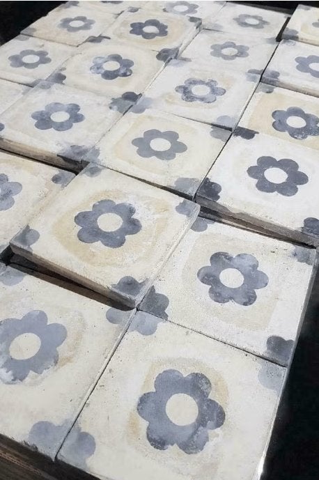 Carreaux de ciment anciens à motif floral de 20x20 cm UNIQUE, Enlèvement