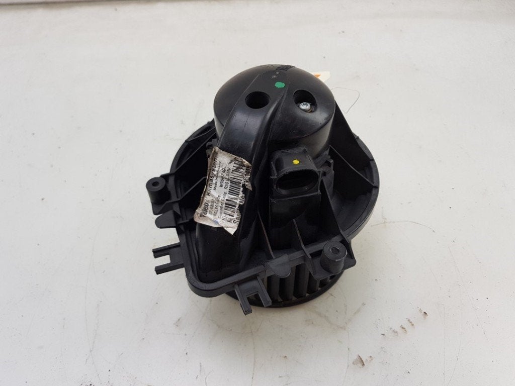KACHEL VENTILATORMOTOR Mini Mini (R50 / 53), Gebruikt, Valeo, Mini, 100, rue de Courcelles
75017  Paris, FR