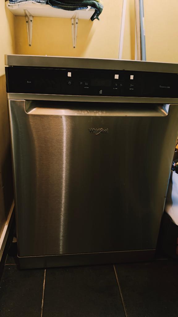 Whirlpool vaatwasser inox – zeer proper – werkt perfect, Elektronische apparatuur, Ophalen, Gebruikt, Minder dan 85 cm, Energieklasse A of zuiniger