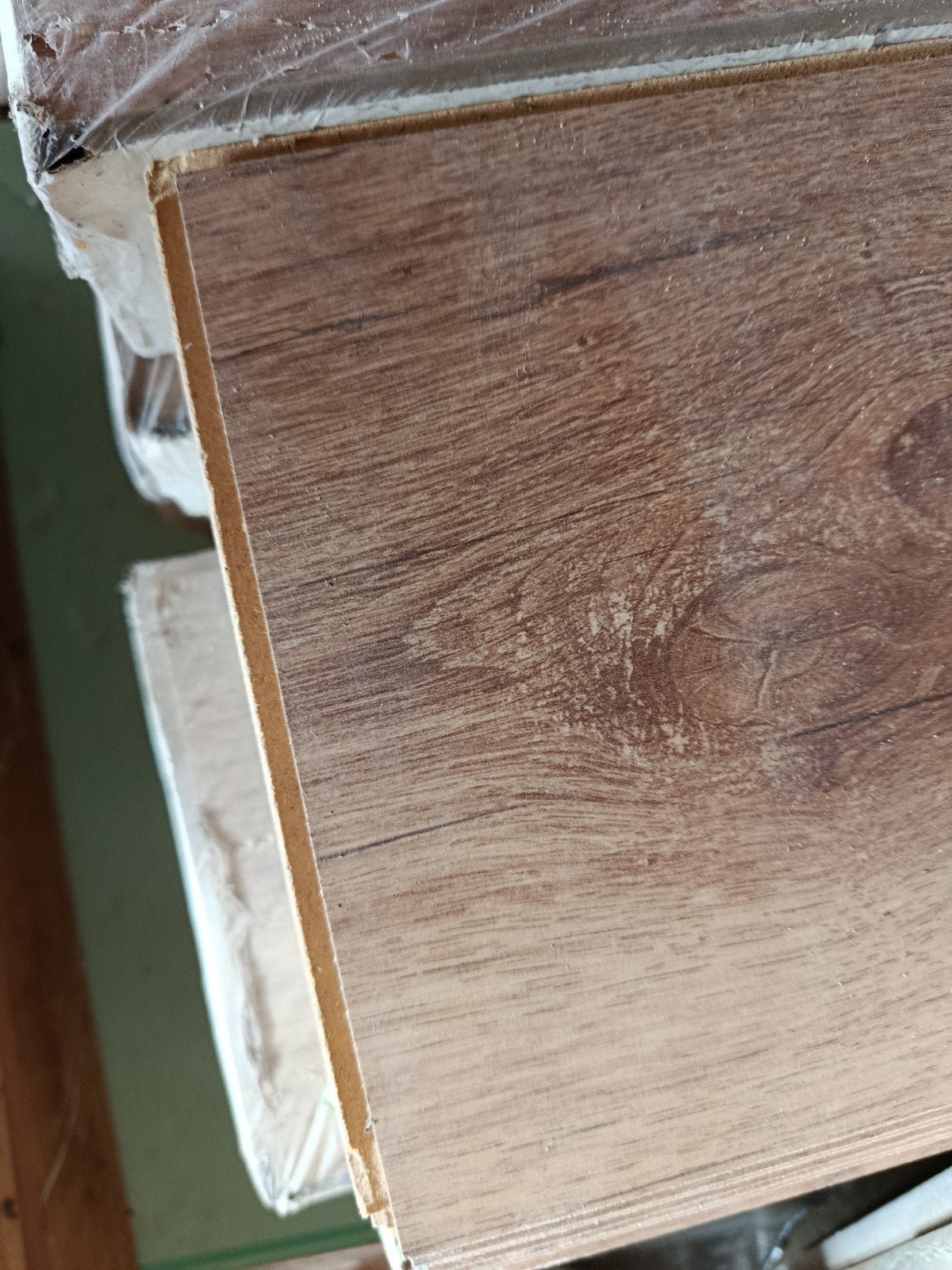 27 M2 sol stratifié neuf couleur bois naturel, Bricolage & Construction, Parquet, Comme neuf, Enlèvement, Bois