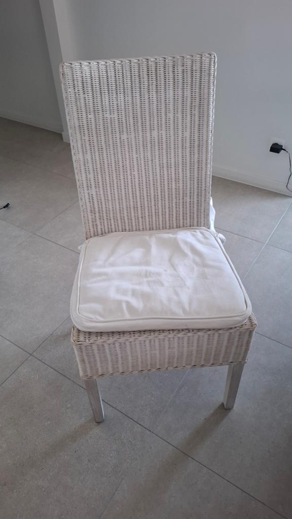 Gratis 6 stoelen in riet  met kussens, Ophalen of Verzenden