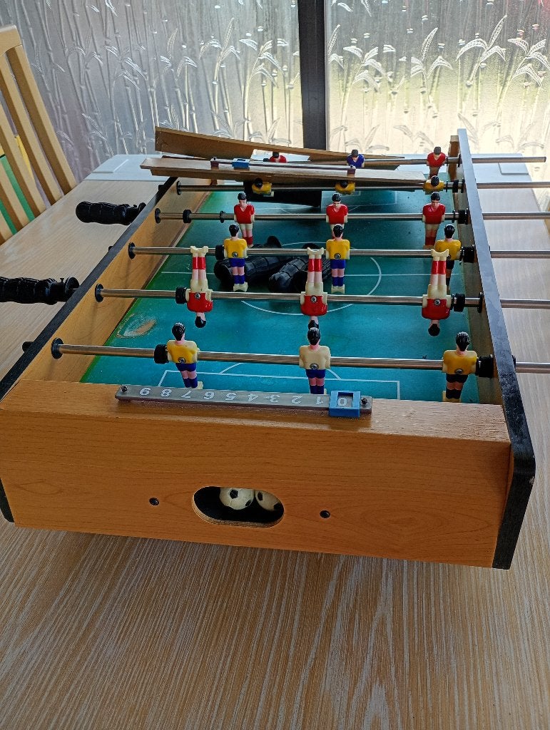 Modèle Kicker/table à réparer (non cassé), Enfants & Bébés, Enlèvement, Utilisé