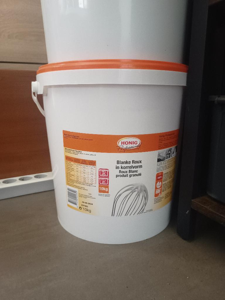 Voederemmers 10kg, Ophalen, Zo goed als nieuw, Overige typen