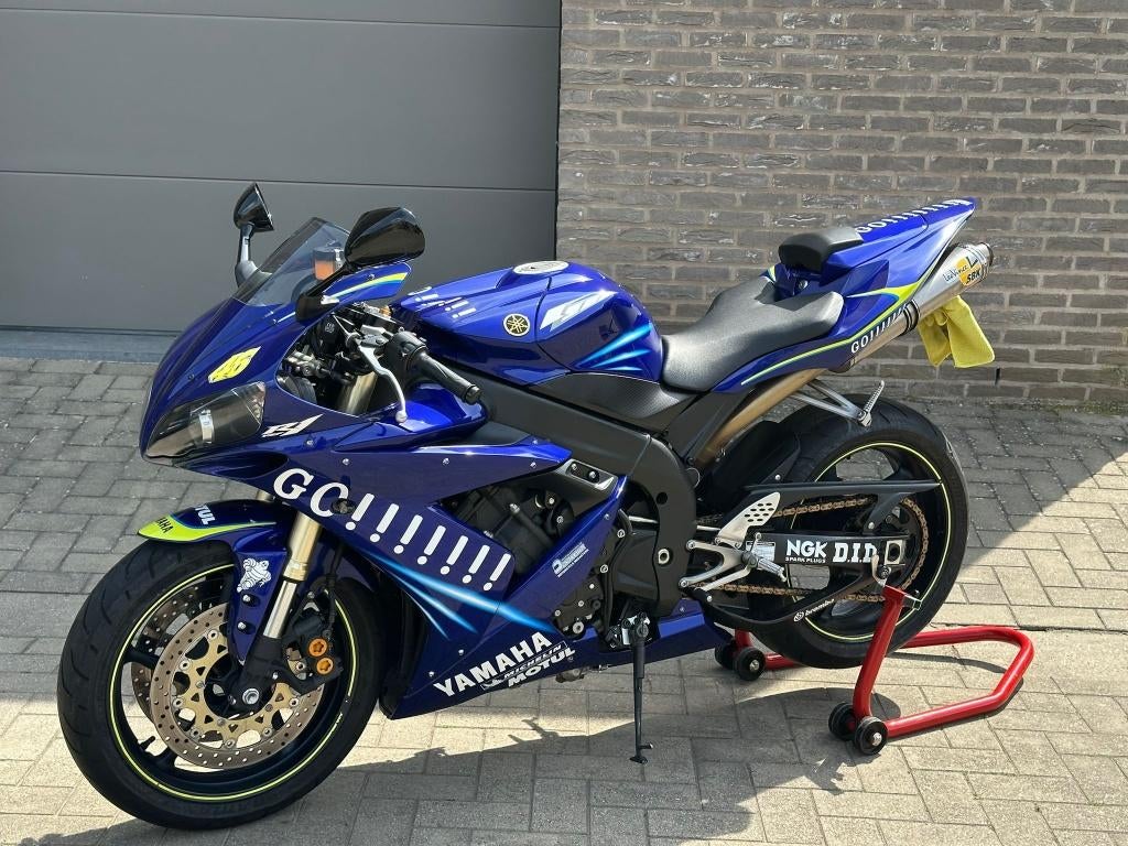 Yamaha R1 2005 Valentino Rossi GO!!! Réplique, Occasion, Plus de 35 kW, 4 cylindres, Éclairage LED