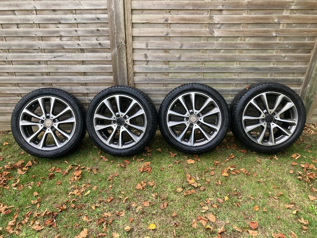Jantes Mercedes 18 pouces + pneus neige, Autos : Pièces & Accessoires, Pneus et Jantes, Véhicule de tourisme, 18 pouces, Enlèvement