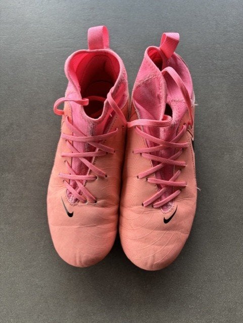 Voetbalschoenen Nike meisje, Sports & Fitness, Football, Enlèvement ou Envoi, Comme neuf, Chaussures