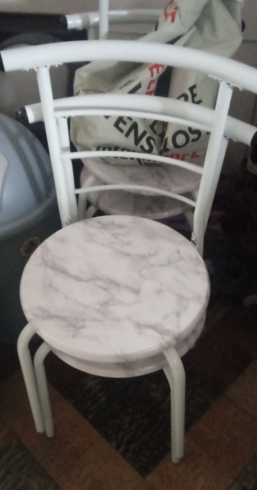 4.Chaises blanches, Enlèvement, Utilisé, Blanc, Métal