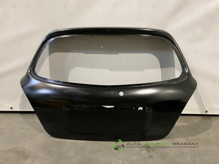 Hayon d'un Nissan Almera, -, Utilisé, -, Nissan