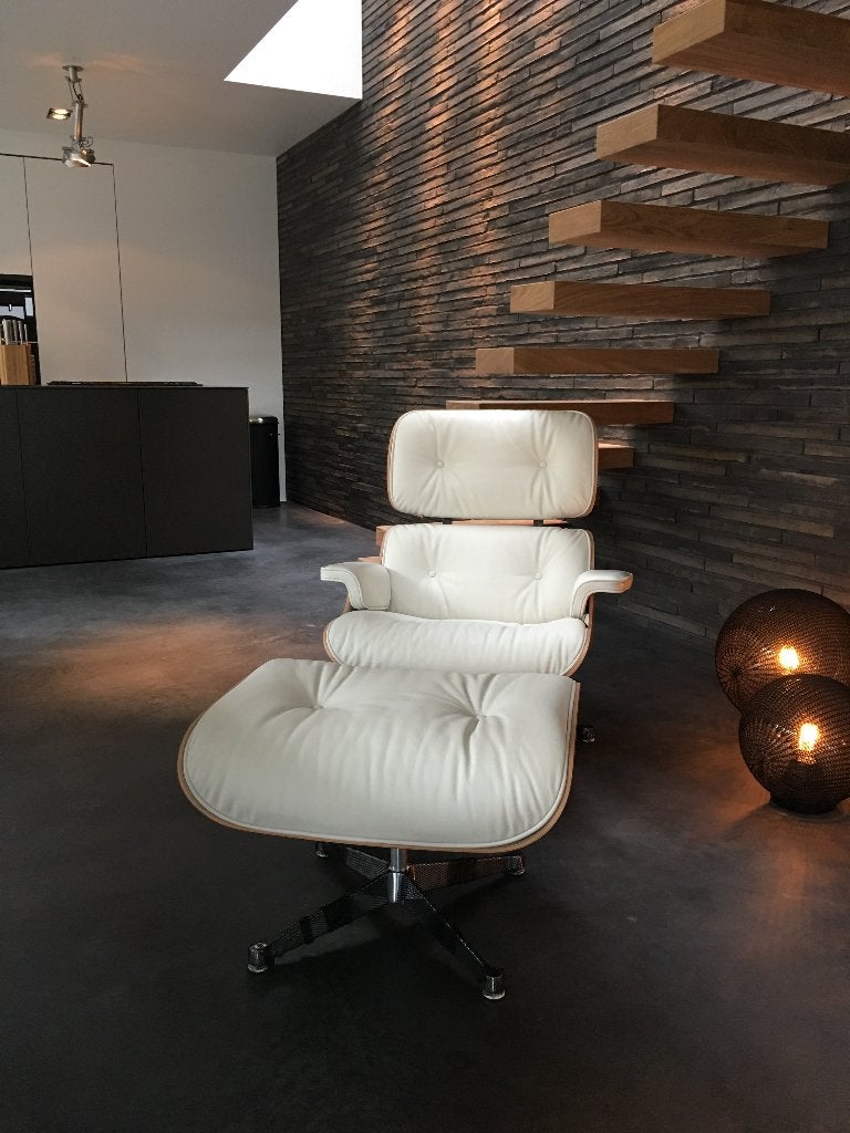 Vitra Lounge Chair + Ottoman Notenhout Snow NIEUW in doos, Huis en Inrichting, Ophalen, Nieuw, Leer, High-end Furniture