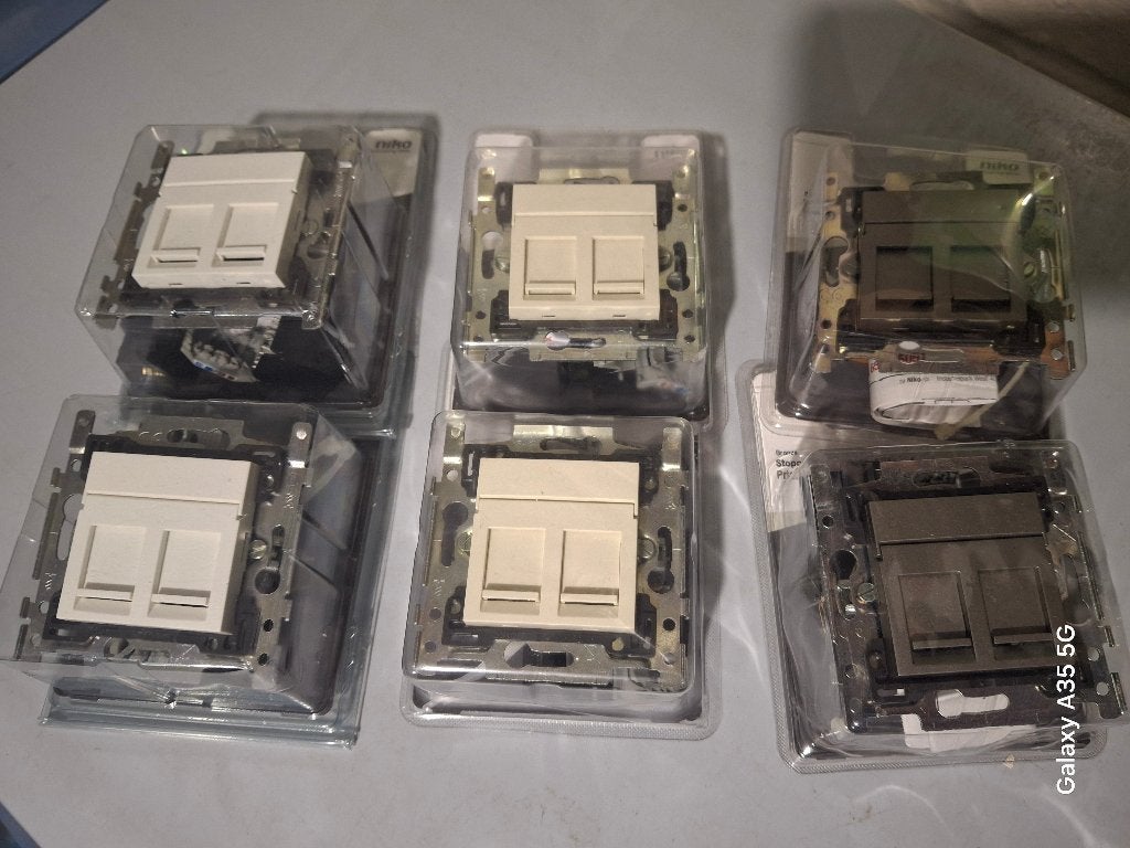 NIKO 2x connecteurs RJ45, Enlèvement ou Envoi, Neuf, Prise de courant